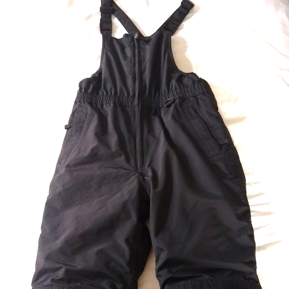 Black snow bib